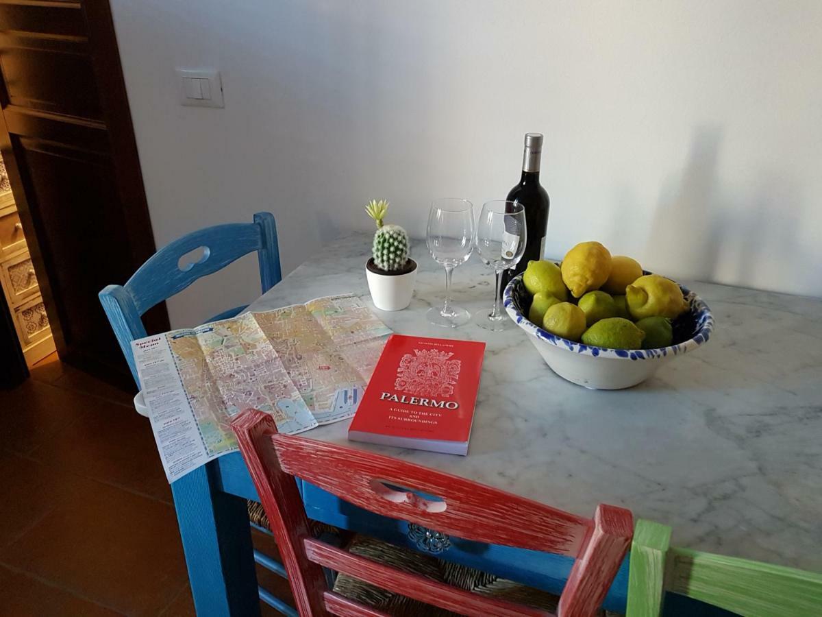 Casa Vacanze Villa D'Orleans Palermo Bagian luar foto