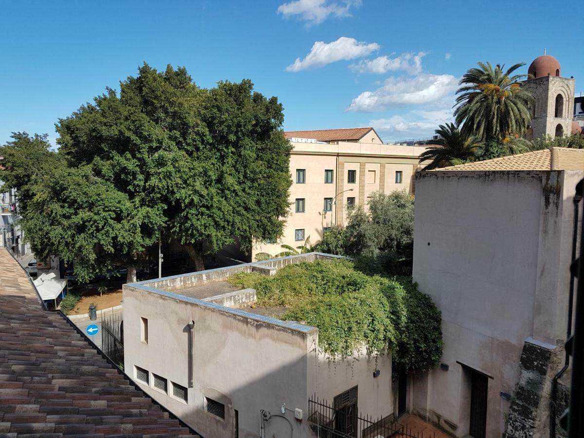 Casa Vacanze Villa D'Orleans Palermo Bagian luar foto