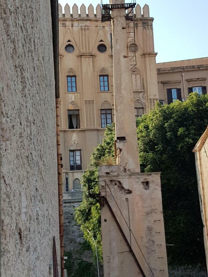 Casa Vacanze Villa D'Orleans Palermo Bagian luar foto