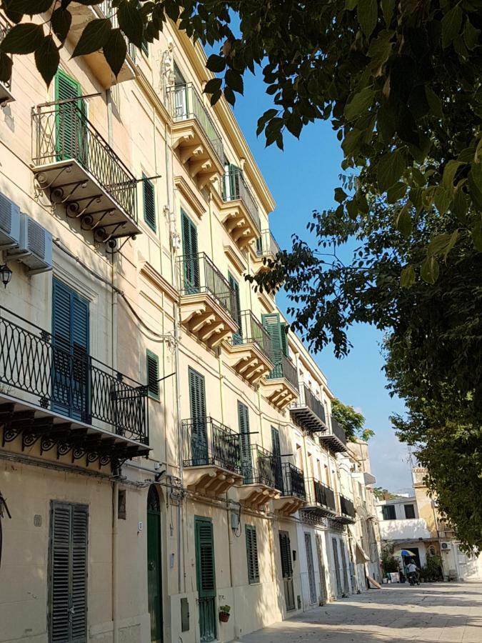 Casa Vacanze Villa D'Orleans Palermo Bagian luar foto