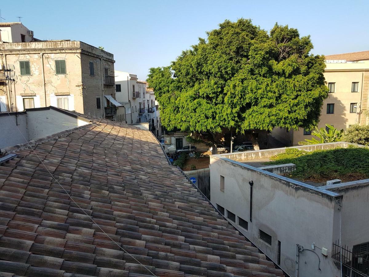 Casa Vacanze Villa D'Orleans Palermo Bagian luar foto