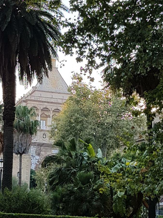 Casa Vacanze Villa D'Orleans Palermo Bagian luar foto