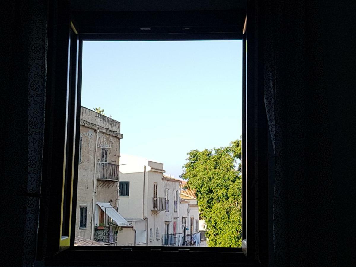 Casa Vacanze Villa D'Orleans Palermo Bagian luar foto