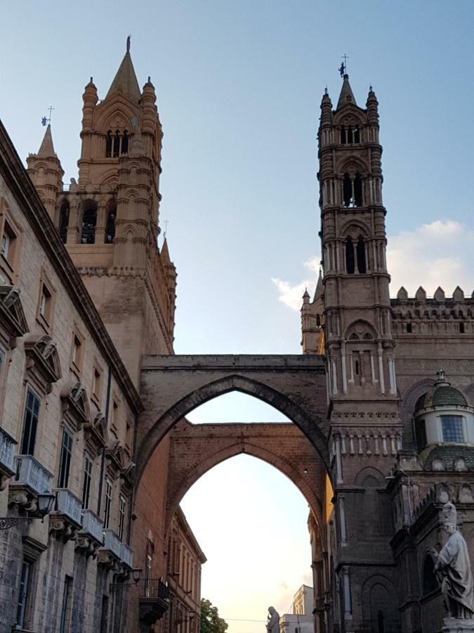 Casa Vacanze Villa D'Orleans Palermo Bagian luar foto
