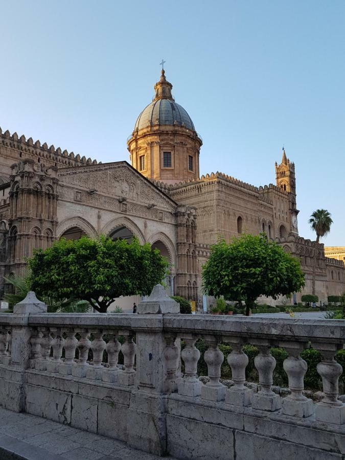 Casa Vacanze Villa D'Orleans Palermo Bagian luar foto