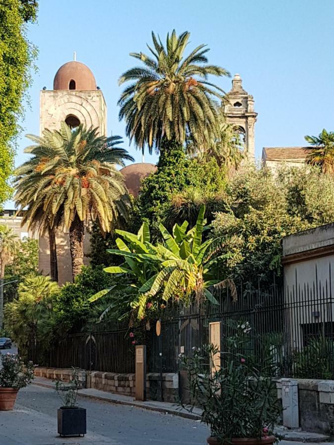 Casa Vacanze Villa D'Orleans Palermo Bagian luar foto