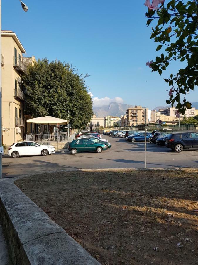 Casa Vacanze Villa D'Orleans Palermo Bagian luar foto