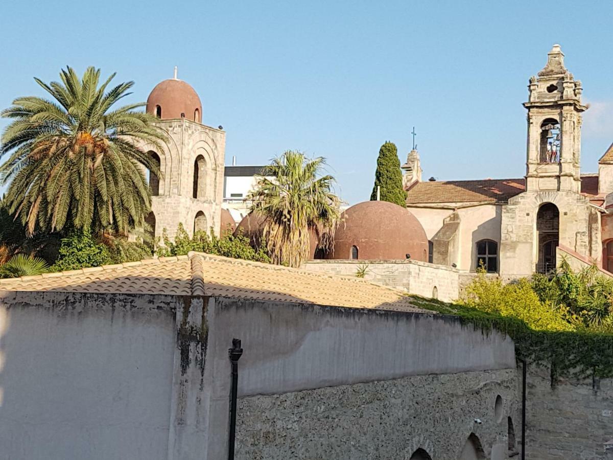 Casa Vacanze Villa D'Orleans Palermo Bagian luar foto