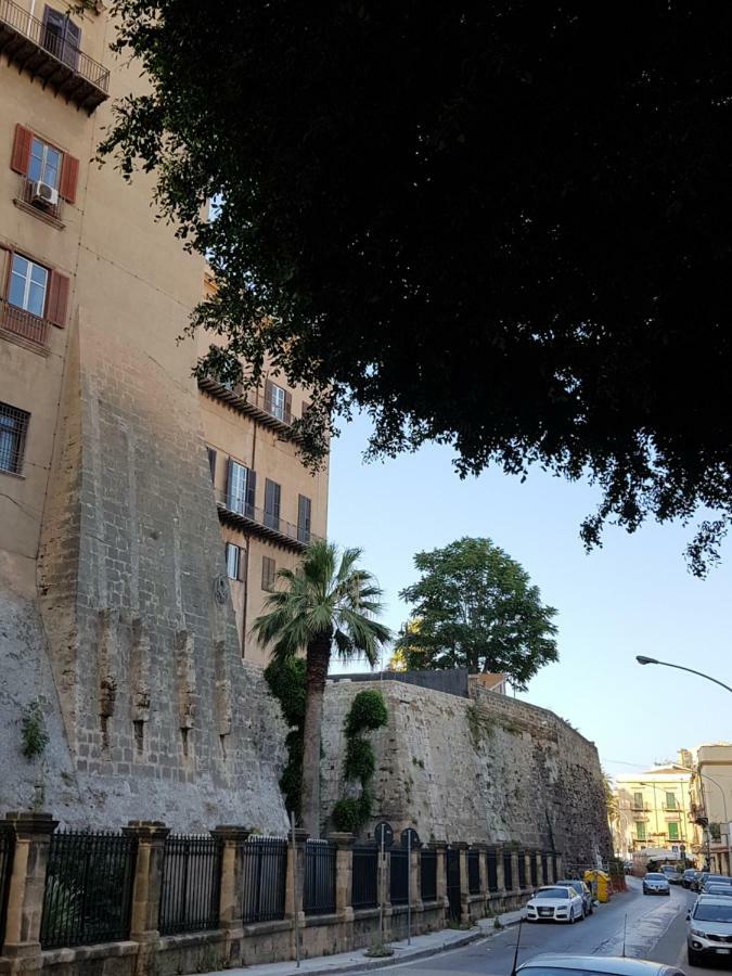 Casa Vacanze Villa D'Orleans Palermo Bagian luar foto