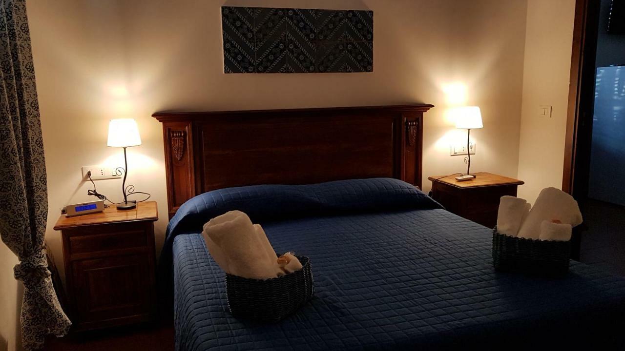 Casa Vacanze Villa D'Orleans Palermo Bagian luar foto